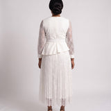 JF-09 robe péplum ivoire en dentelle plissée, vue de dos